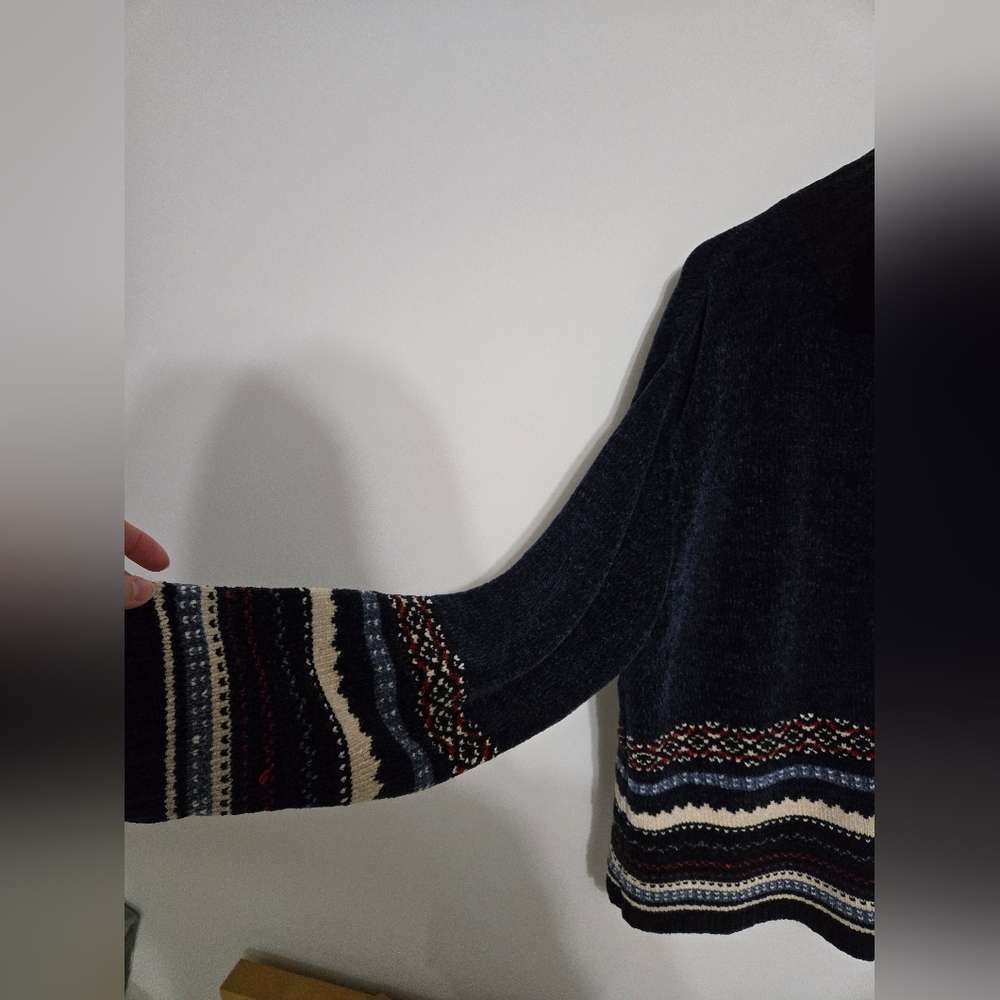 Patterned Zip-Up Sweater - Picture 5 of 5